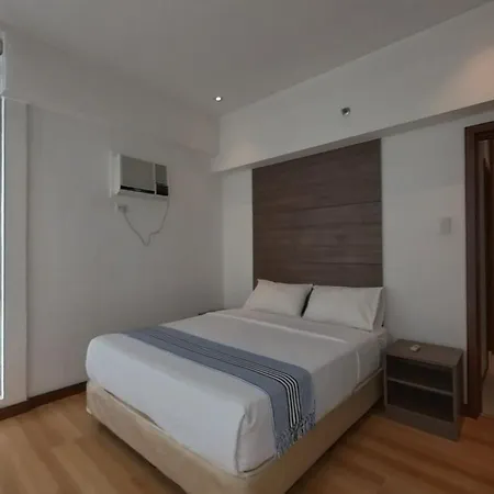 Full-Serviced Residential Apartment In Grand Hamptons, Bgc